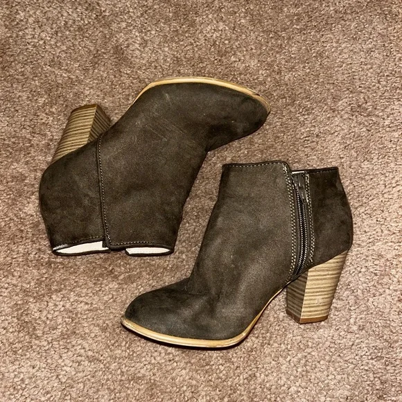 Booties - Picture 3 of 4